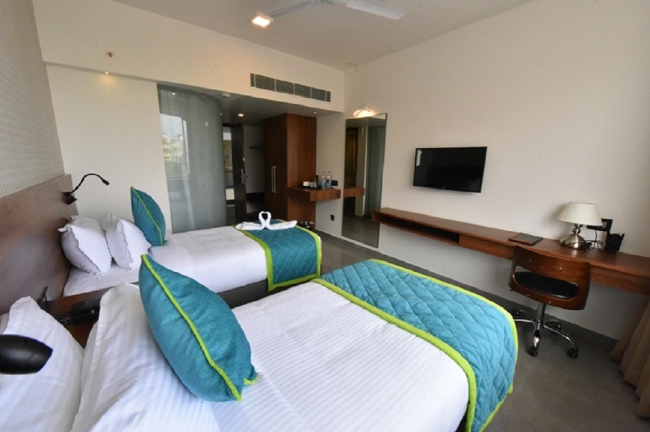 Vivid A Boutique Hotel Tiruchirappalli Kültér fotó