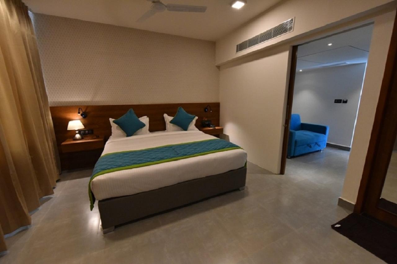 Vivid A Boutique Hotel Tiruchirappalli Kültér fotó
