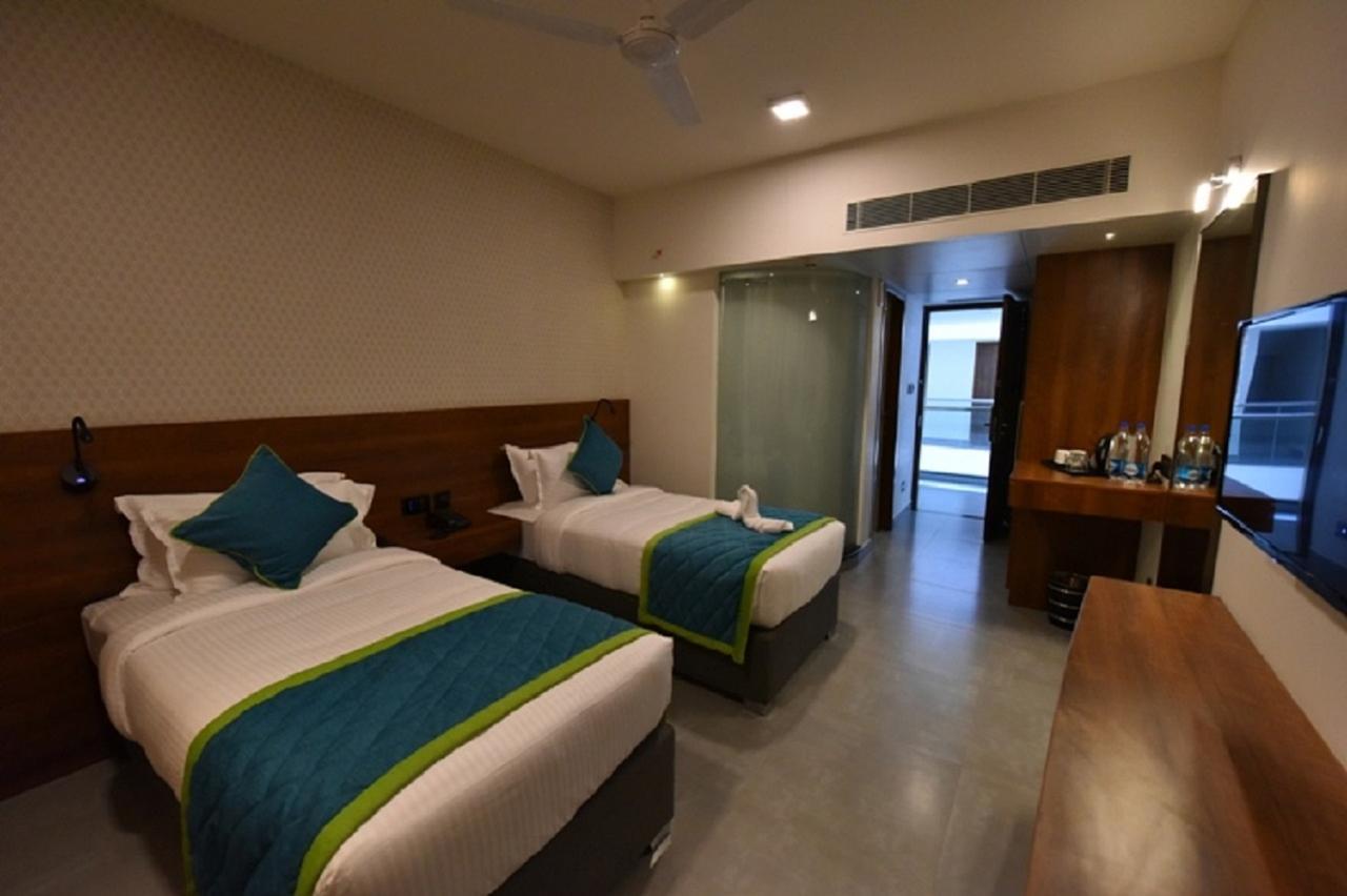 Vivid A Boutique Hotel Tiruchirappalli Kültér fotó