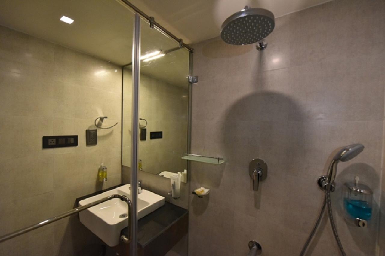 Vivid A Boutique Hotel Tiruchirappalli Kültér fotó